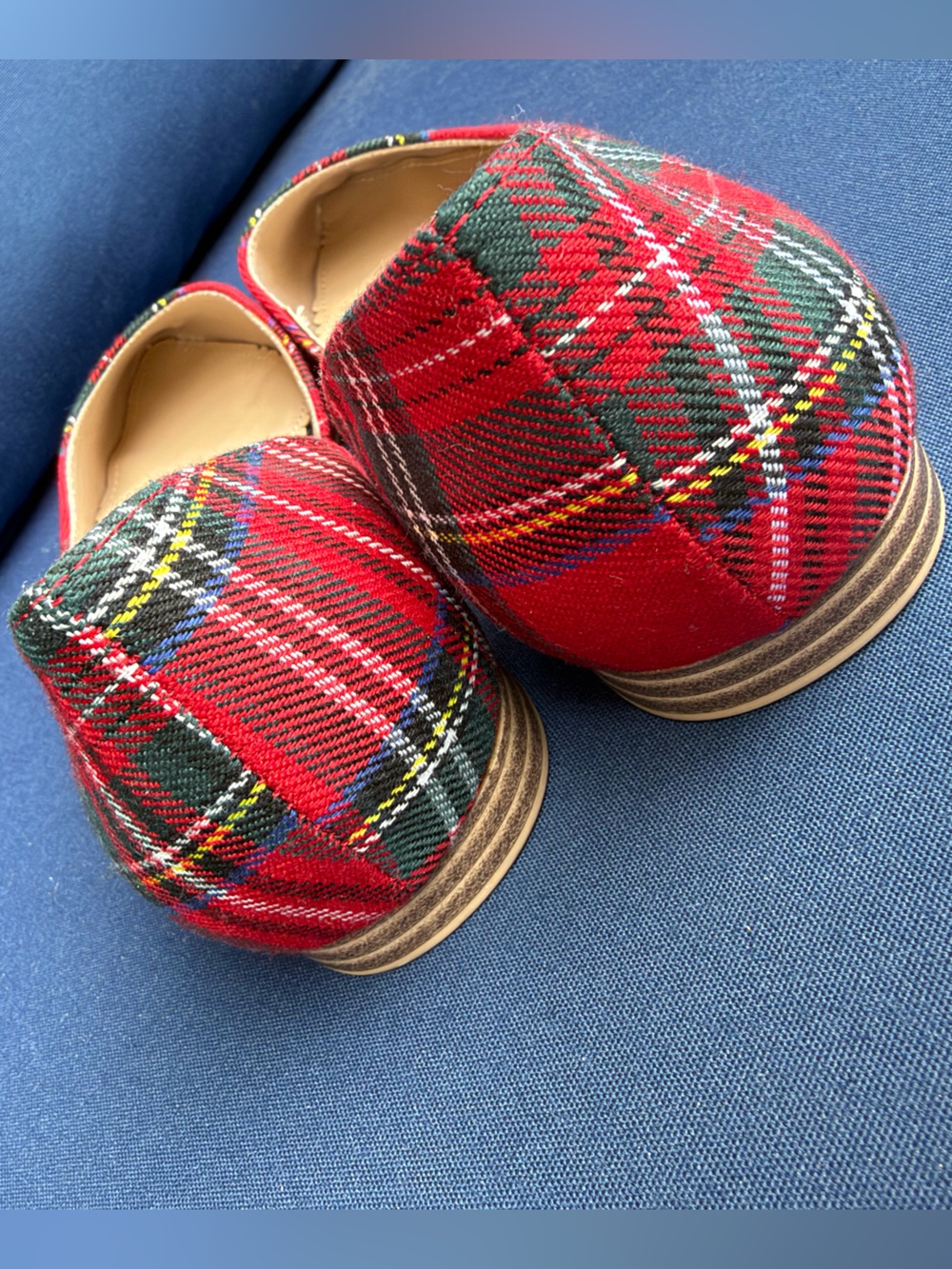 Isaac Mizrahi Amaya Women's Red Tartan Plaid D'Orsay Flats 7.5 Pointed Toe Party - Picture 4 of 16